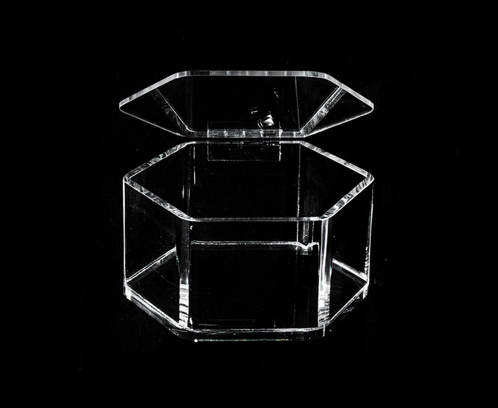 Caja hexagonal con tapa de acrílico